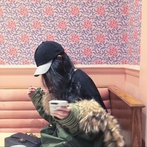 Meet your Posher, Abigail